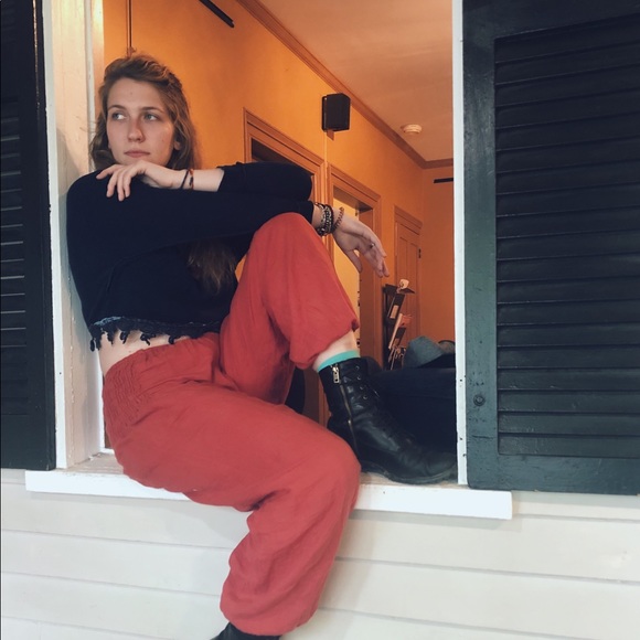 Meet your Posher, Amanda - Picture 2 of 7